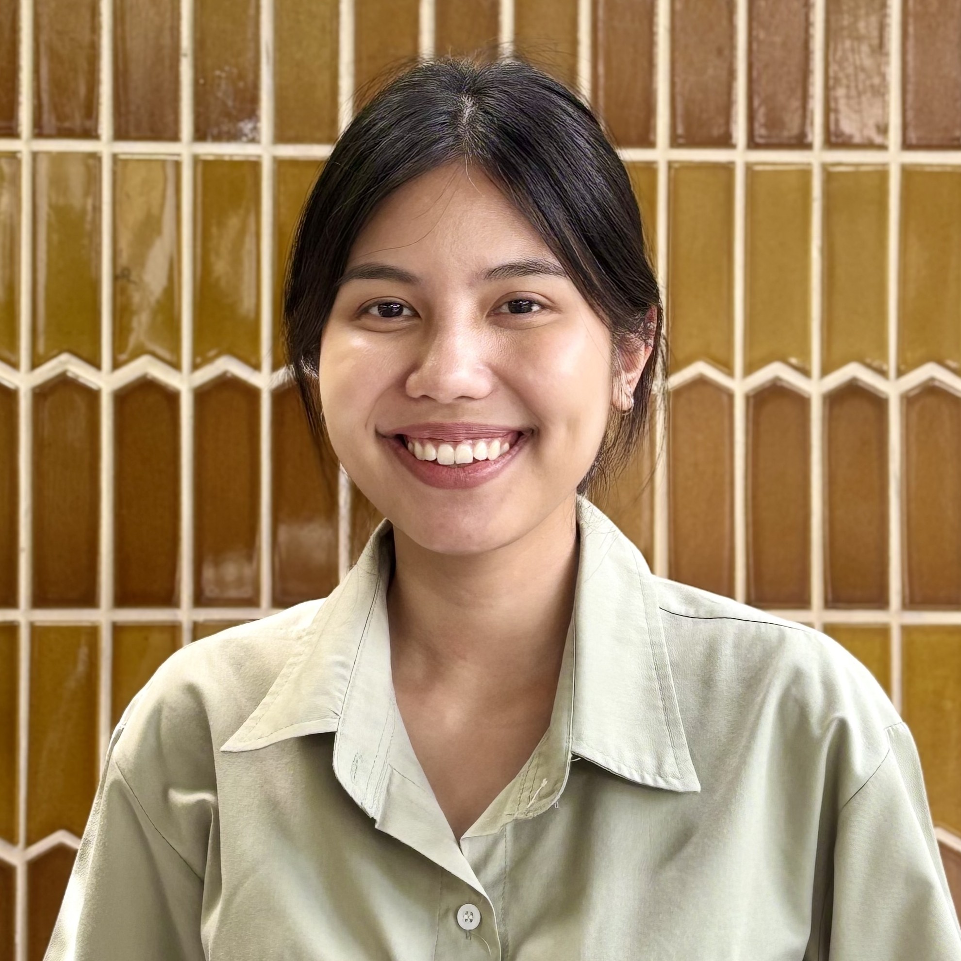Ms. Ratthakamon Chantarawarathit
